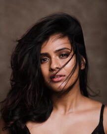 ബോളിവുഡ് സുന്ദരി ഹെബാ പട്ടേൽ