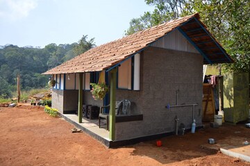 PHOTOS- ക്യാബിന് ഹൗസ് താത്കാലിക പുനരധിവാസത്തിലെ ഒരു ചെലവുകുറഞ്ഞ സാധ്യത PHOTOS- ക്യാബിന് ഹൗസ് താത്കാലിക പുനരധിവാസത്തിലെ ഒരു ചെലവുകുറഞ്ഞ സാധ്യത