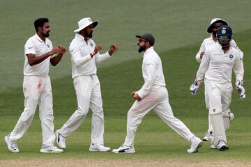 'തലയുയര്‍ത്തി കോഹ്‌ലിപ്പട'