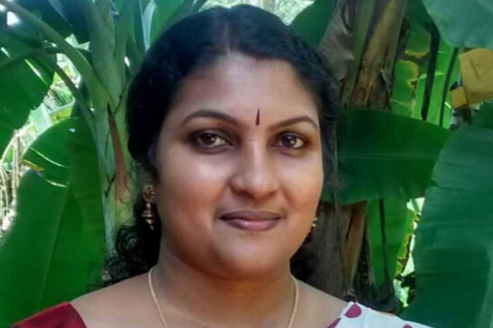 ആര്യാംബികയ്ക്ക് കടവനാട് സ്മൃതി പുരസ്കാരം