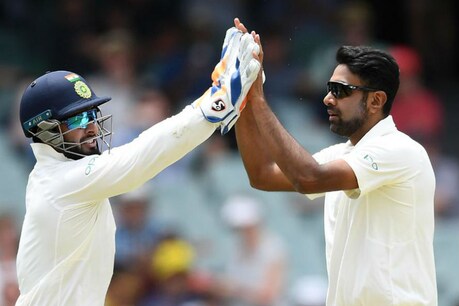 രണ്ടാം ദിനം അശ്വിന്റേത്; മൂന്ന് വിക്കറ്റ് ശേഷിക്കെ ഇന്ത്യക്ക് 59 റണ്സ് ലീഡ് രണ്ടാം ദിനം അശ്വിന്റേത്; മൂന്ന് വിക്കറ്റ് ശേഷിക്കെ ഇന്ത്യക്ക് 59 റണ്സ് ലീഡ്