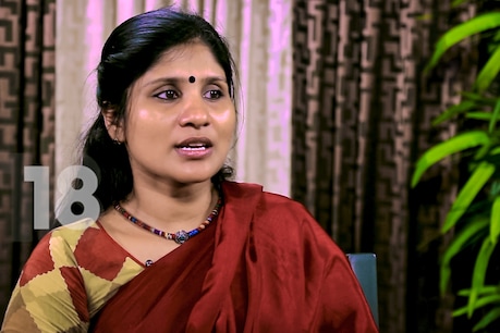 ദീപ നിശാന്തിന്റെ കവിതാ വിവാദം; കോളജ് പ്രിന്സിപ്പല് ഉടന് റിപ്പോര്ട്ട് നല്കും ദീപ നിശാന്തിന്റെ കവിതാ വിവാദം; കോളജ് പ്രിന്സിപ്പല് ഉടന് റിപ്പോര്ട്ട് നല്കും