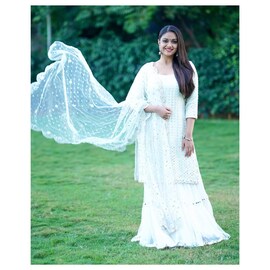നടി കീർത്തി സുരേഷിന്റെ ഏറ്റവും പുതിയ ചിത്രങ്ങൾ നടി കീർത്തി സുരേഷിന്റെ ഏറ്റവും പുതിയ ചിത്രങ്ങൾ
