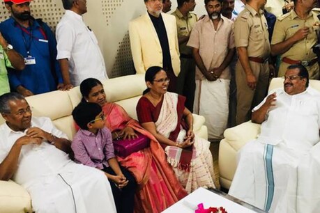 'കുടുംബസമേതം കന്നിപ്പറക്കൽ സർക്കാർ ചിലവിൽ' 'കുടുംബസമേതം കന്നിപ്പറക്കൽ സർക്കാർ ചിലവിൽ'