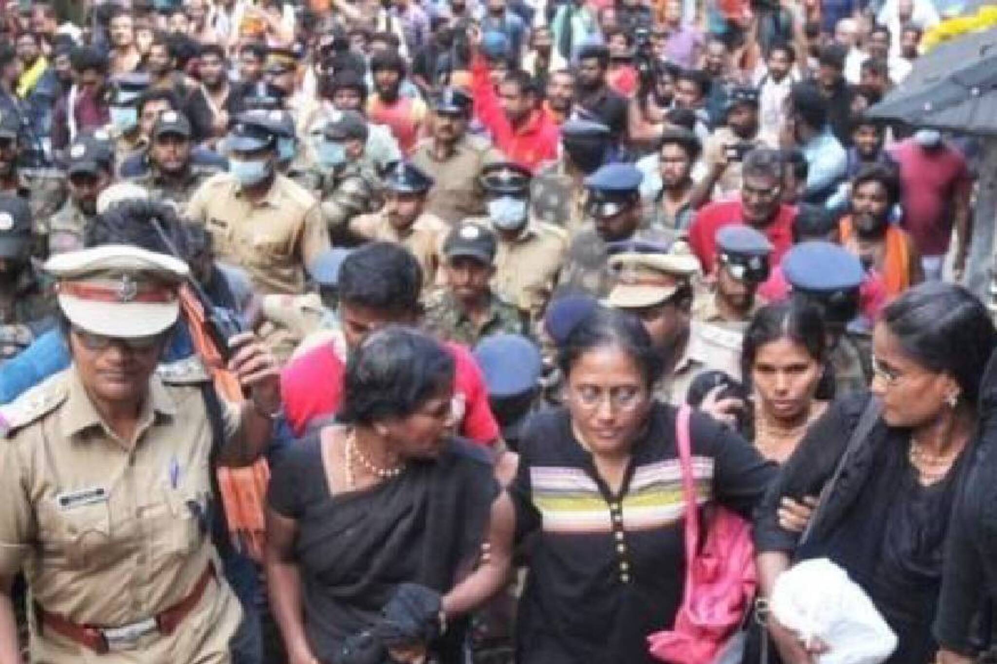 'മനിതി'യെ തടഞ്ഞ സംഭവത്തില്‍ 10 പേരെ അറസ്റ്റ് ചെയ്തു;  41 പേര്‍ക്കെതിരെ കേസ്
