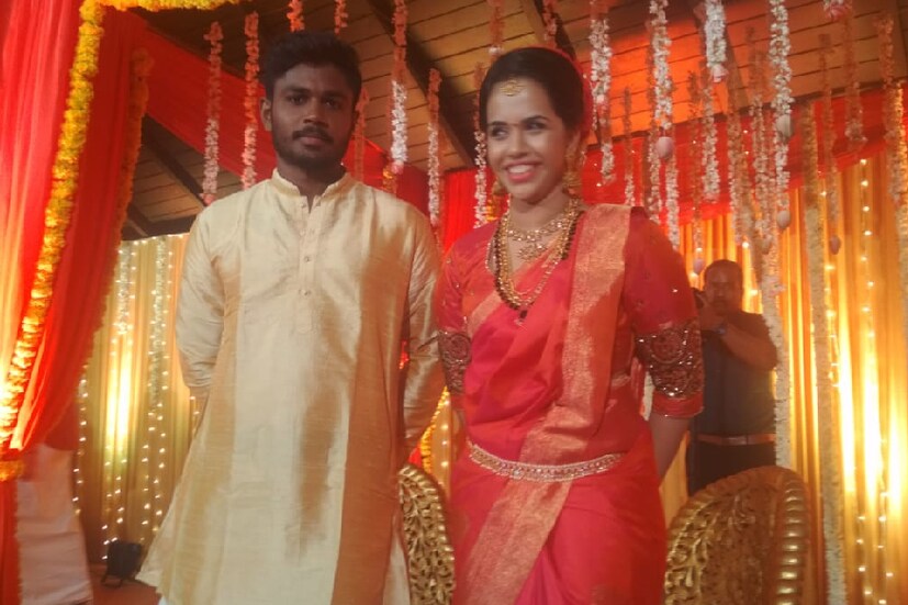  തിരുവനന്തപുരത്ത് അടുത്ത ബന്ധുക്കളും സുഹൃത്തുക്കളും പങ്കെടുത്ത ചടങ്ങിലായിരുന്നു വിവാഹം. വൈകുന്നേരം വിവാഹ വിരുന്ന് നടക്കും. കഴിഞ്ഞ അഞ്ചു വര്‍ഷമായി ഇരുവരും പ്രണയത്തിലായിരുന്നു