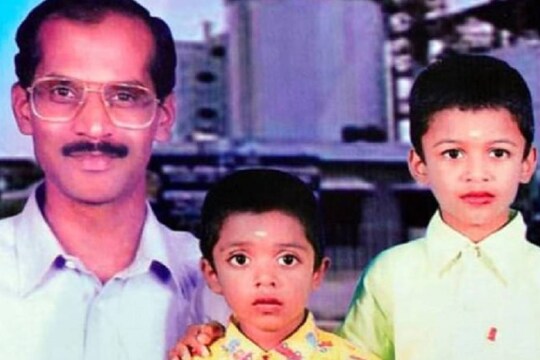 ശശീന്ദ്രനും മക്കളും
