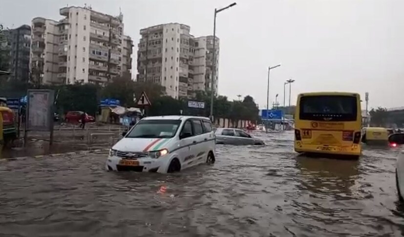  ഡല്‍ഹിക്ക് പുറമേ നോയിഡയിലും ഗാസിയബാദിലും തിങ്കളാഴ്ച മുതല്‍ മഴ ലഭിച്ചിരുന്നു