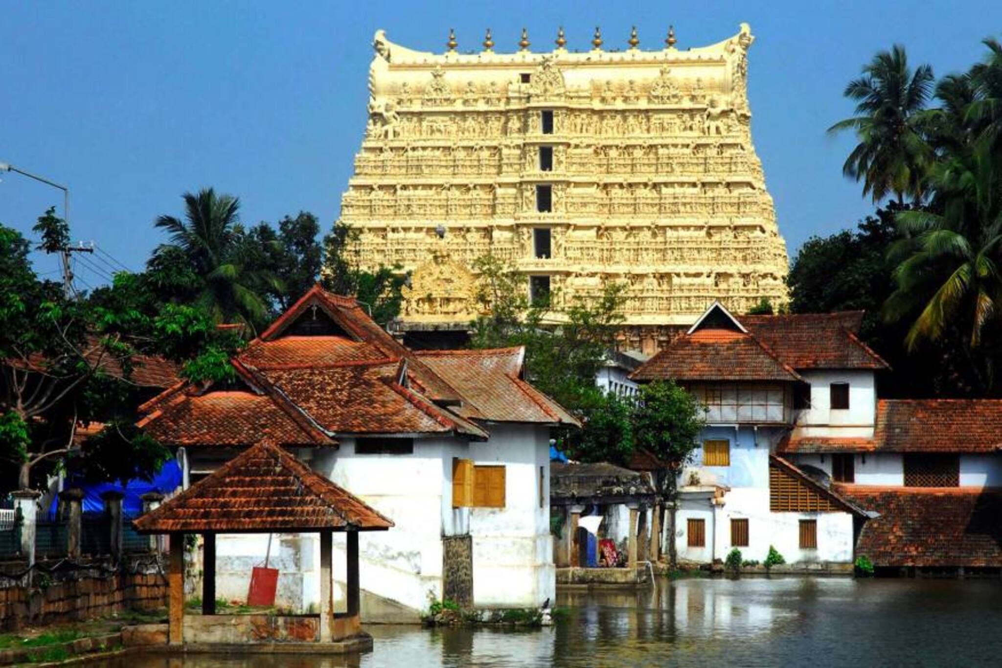 പത്മനാഭ സ്വാമി ക്ഷേത്രം പൊതു ക്ഷേത്രം; സുപ്രീം കോടതിയിൽ നിലപാട് വ്യക്തമാക്കി തിരുവിതാംകൂർ രാജ കുടുംബം