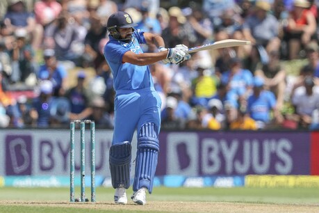 ICC World Cup 2019: 'ഉപനായകന് നയിക്കുന്നു' രോഹിത്തിന് അര്ധ സെഞ്ച്വറി; കരുതലോടെ ഇന്ത്യ ICC World Cup 2019: 'ഉപനായകന് നയിക്കുന്നു' രോഹിത്തിന് അര്ധ സെഞ്ച്വറി; കരുതലോടെ ഇന്ത്യ
