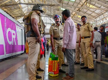 ഇന്ത്യ-പാക് സംഘർഷം: രാജ്യത്ത് അതീവ സുരക്ഷ ഇന്ത്യ-പാക് സംഘർഷം: രാജ്യത്ത് അതീവ സുരക്ഷ