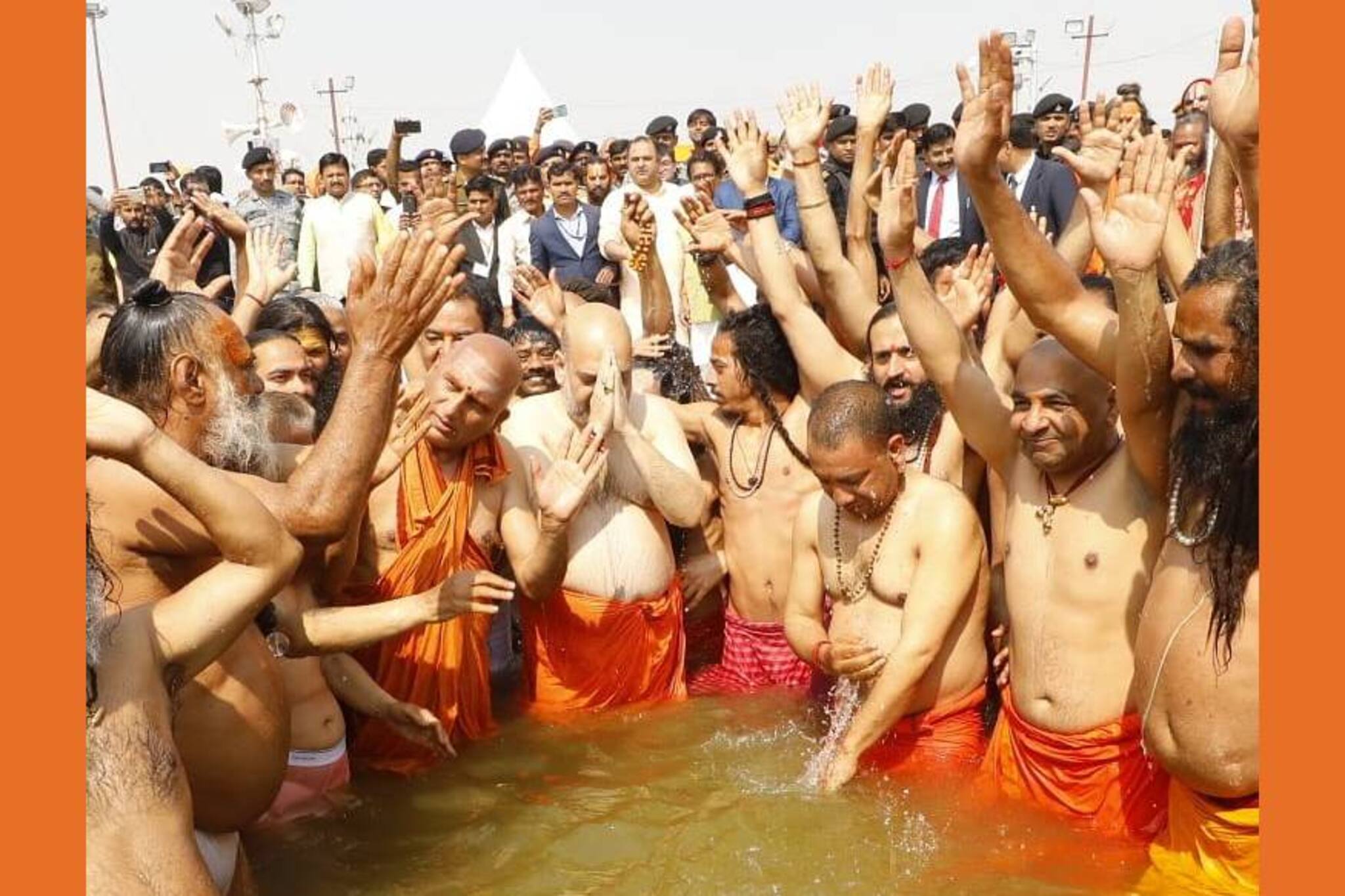 പ്രയാഗ് രാജിലെ കുംഭമേളയുടെ ഭാഗമായി അമിത് ഷാ