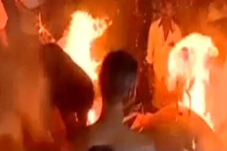 മരണത്തിലും വേര്പിരിയാതെ കൃപേഷും ശരത്തും; അന്ത്യവിശ്രമമൊരുക്കിയതും അടുത്തടുത്ത് മരണത്തിലും വേര്പിരിയാതെ കൃപേഷും ശരത്തും; അന്ത്യവിശ്രമമൊരുക്കിയതും അടുത്തടുത്ത്