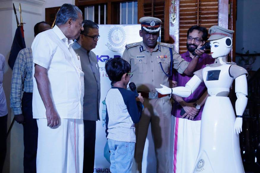 കേരള പൊലീസ് ആസ്ഥാനത്ത് സന്ദർശകരെ ഇനി 'യന്തിരൻ' പൊലീസ് സ്വീകരിക്കും