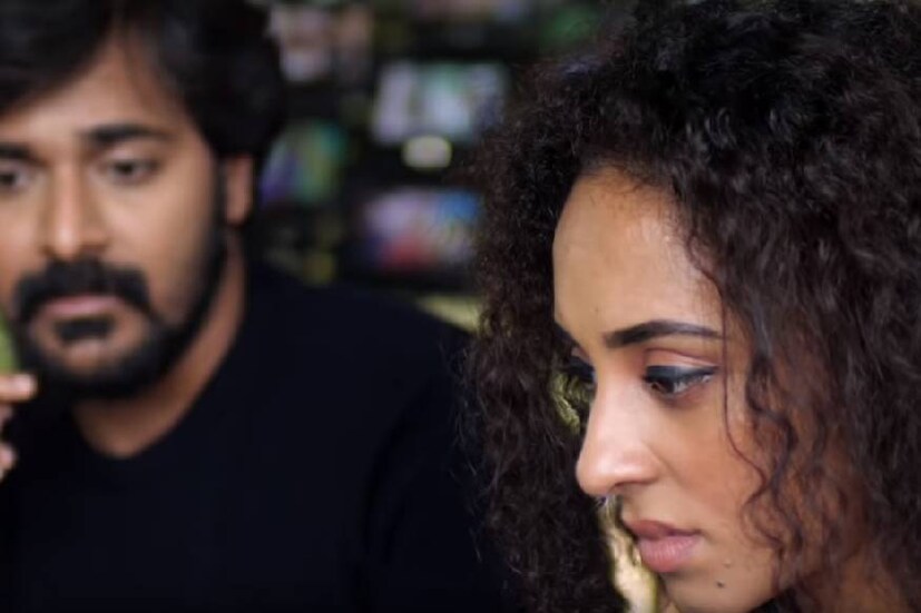  ഫോട്ടോക്ക് താഴെ ഒരു ആരാധിക ചോദിച്ചപ്പോഴാണ് ശ്രീനിഷ് മറുപടി നൽകിയത്. 