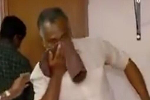 ഉമ്മര്‍ കൊണ്ടോട്ടില്‍
