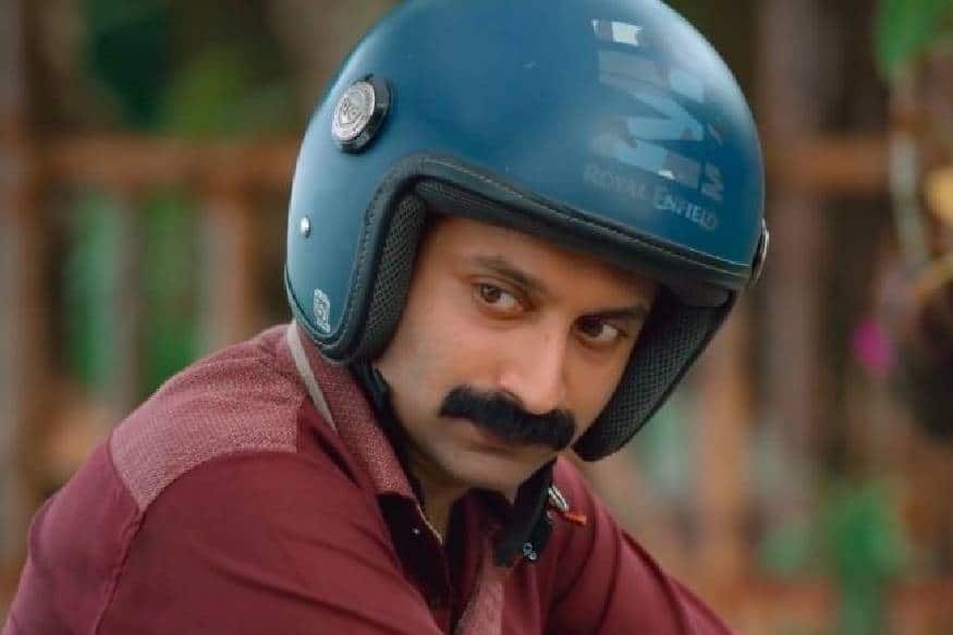 റിമ കല്ലിങ്കലിന്റെ 'ദി യുണിബ്രോ ഗേൾ' എന്ന പേരിലെ സുഹൃത്തിന്റെ ഇൻസ്റ്റാഗ്രാം കഥയാണിത്. കുമ്പളങ്ങി നൈറ്റ്സിലെ ഫഹദ് ഫാസിൽ കഥാപാത്രമായ ഷമ്മിയുടെ വിവിധ ഭാവങ്ങളെ പ്രതീക്ഷിക്കാതെ കടന്നു വരുന്ന ആർത്തവവുമായി ബന്ധപ്പെടുത്തിയുള്ള ഇവരുടെ പോസ്റ്റുകളാണ് ചുവടെ. റിമ കല്ലിങ്കൽ ഇൻസ്റ്റാഗ്രാം സ്റ്റോറിയായി പങ്കു വയ്ക്കുന്ന ചിത്രങ്ങൾ റിമ കല്ലിങ്കലിന്റെ 'ദി യുണിബ്രോ ഗേൾ' എന്ന പേരിലെ സുഹൃത്തിന്റെ ഇൻസ്റ്റാഗ്രാം കഥയാണിത്. കുമ്പളങ്ങി നൈറ്റ്സിലെ ഫഹദ് ഫാസിൽ കഥാപാത്രമായ ഷമ്മിയുടെ വിവിധ ഭാവങ്ങളെ പ്രതീക്ഷിക്കാതെ കടന്നു വരുന്ന ആർത്തവവുമായി ബന്ധപ്പെടുത്തിയുള്ള ഇവരുടെ പോസ്റ്റുകളാണ് ചുവടെ. റിമ കല്ലിങ്കൽ ഇൻസ്റ്റാഗ്രാം സ്റ്റോറിയായി പങ്കു വയ്ക്കുന്ന ചിത്രങ്ങൾ