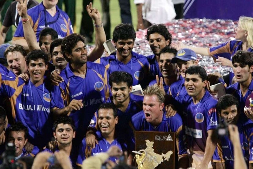2008 ലെ പ്രഥമ ചാമ്പ്യന്ഷിപ്പില് അധികമാരും ശ്രദ്ധിക്കാതിരുന്ന രാജസ്ഥാന് റോയല്സാണ് കിരീടത്തില് ആദ്യ മുത്തമിട്ടത്. ഷെയ്ന് വോണിന്റെ നായകത്വത്തിന് കീഴില് ഇറങ്ങിയ രാജസ്ഥാന് അവസാന പന്തിലായിരുന്നു ചെന്നൈ സൂപ്പര് കിങ്സിനെ മറികടന്ന് കിരീടം നേടിയത്.  2008 ലെ പ്രഥമ ചാമ്പ്യന്ഷിപ്പില് അധികമാരും ശ്രദ്ധിക്കാതിരുന്ന രാജസ്ഥാന് റോയല്സാണ് കിരീടത്തില് ആദ്യ മുത്തമിട്ടത്. ഷെയ്ന് വോണിന്റെ നായകത്വത്തിന് കീഴില് ഇറങ്ങിയ രാജസ്ഥാന് അവസാന പന്തിലായിരുന്നു ചെന്നൈ സൂപ്പര് കിങ്സിനെ മറികടന്ന് കിരീടം നേടിയത്.