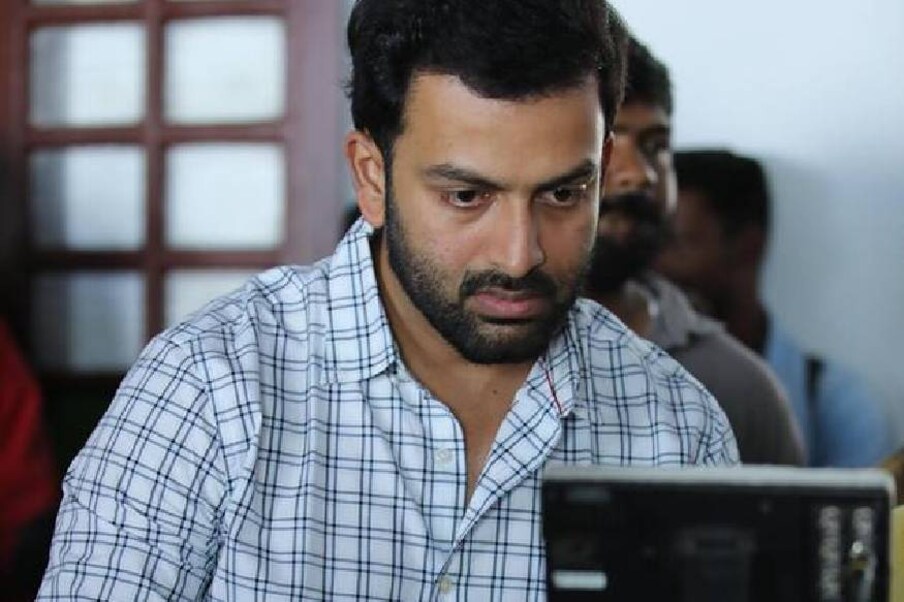  ഡിസംബർ 20ന് തങ്ങളുടെ ഹോം പ്രൊഡക്ഷന്‍റെ രണ്ടാമത്തെ ചിത്രമായ ഡ്രൈവിംഗ് ലൈസൻസ് തിയറ്ററിൽ എത്തുമെന്നും 20ന് എല്ലാവരെയും തിയറ്ററിൽ വെച്ച് കാണാമെന്നും പറഞ്ഞാണ് പൃഥ്വി പോസ്റ്റ് അവസാനിപ്പിക്കുന്നത്. #DaadaComingHome എന്ന ഹാഷ് ടാഗോടെയാണ് പോസ്റ്റ് നിർത്തുന്നത്.