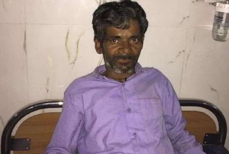 ഇൻഗ്യുയിനൽ ഹെർണിയയുടെ ശസ്ത്രക്രിയയ്ക്കായി എത്തിയ അമ്പത്കാരനെ ശസ്ത്രക്രിയയ്ക്ക് വിധേയനാക്കിയപ്പോൾ കണ്ടത് ഗർഭപാത്രവും അണ്ഡവാഹിനി കുഴലും. ഇൻഗ്യുയിനൽ ഹെർണിയയുടെ ശസ്ത്രക്രിയയ്ക്കായി എത്തിയ അമ്പത്കാരനെ ശസ്ത്രക്രിയയ്ക്ക് വിധേയനാക്കിയപ്പോൾ കണ്ടത് ഗർഭപാത്രവും അണ്ഡവാഹിനി കുഴലും.
