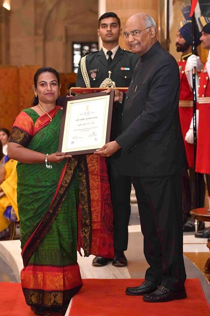  പുഷ്പ: ബംഗളൂരുവിലെ പരീക്ഷ എഴുത്തുകാരി എന്ന് അറിയപ്പെടുന്ന സോഫ്റ്റ്വെയർ കമ്പനി ഉദ്യോഗസ്ഥ. 10 വർഷത്തിനിടെ വൈകല്യങ്ങളുള്ളവർക്കായി 657 പരീക്ഷകൾ എഴുതി. ഇത്തരക്കാരുടെ ജീവിതവും കരിയറും ഉയർത്തുകയാണ് ഇതിലൂടെ ലക്ഷ്യം വെച്ചിരിക്കുന്നത്.