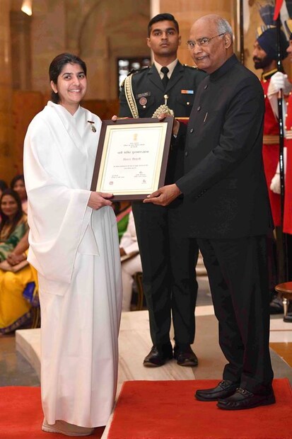  ശിവാനി വർമ: ബ്രഹ്മകുമാരീസ് വേൾഡ് സ്പിരിച്വൽ യൂണിവേഴ്സിറ്റിയിലെ അധ്യാപിക. മോട്ടിവേഷണൽ പ്രാസംഗിക. പ്രസംഗങ്ങളിലൂടെ നിരവധി ആളുകളുടെ ജീവിതം മാറ്റിമറിച്ചു. വൈകാരിക സമ്മർദം, വിഷാദം തുടങ്ങി നിരവധി പ്രശ്നങ്ങൾ അഭിമുഖീകരിക്കുന്നവരെ സഹായിക്കുന്നു.