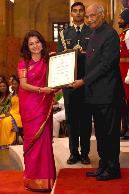  അനു മൽഹോത്ര: 17 ദേശീയ പുരസ്കാരങ്ങളും 2 അന്താരാഷ്ട്ര പുരസ്കാരങ്ങളും സ്വന്തമാക്കിയ സംവിധായിക. കാഴ്ചയ്ക്ക് ഭംഗി നൽകുകയും ചിന്തിപ്പിക്കുകയും ചെയ്യുന്ന ഡോക്യുമെന്ററികളിലൂടെയും ടിവി പ്രോഗ്രാമുകളിലൂടെയും ദശകങ്ങളായി ഇന്ത്യയിലെയും ലോകത്തിലെയും ജനങ്ങളുടെ ജീവിതവും ചിന്തയും അനു മാറ്റിക്കൊണ്ടിരിക്കുകയാണ്.