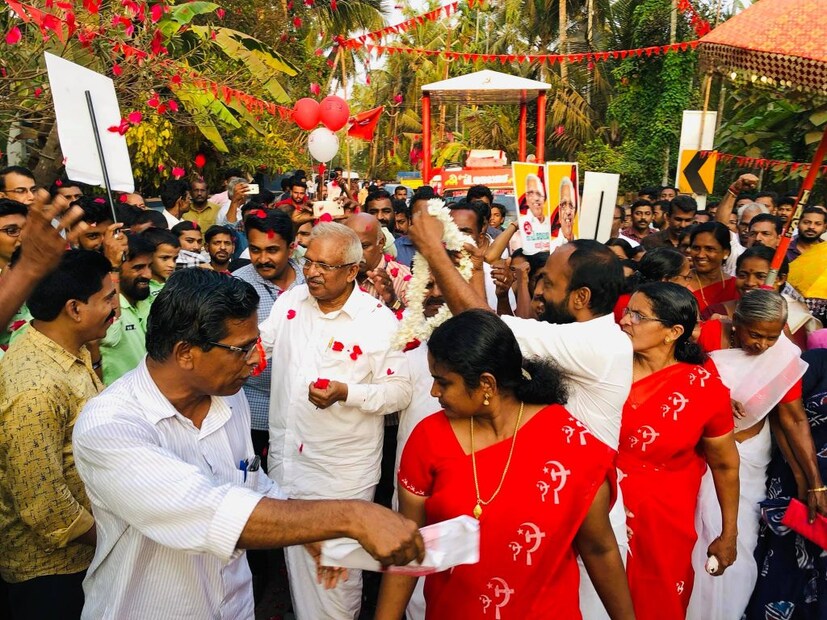  12 മണ്ഡലങ്ങളിലെങ്കിലും ബിജെപി വോട്ട് മറിച്ചെന്നാണ് സിപിഎം ജില്ലാഘടകങ്ങളുടെ വിലയിരുത്തല്‍. വടക്കന്‍ കേരളത്തില്‍ കാസര്‍ഗോഡ്, കണ്ണൂര്‍, വടകര, കോഴിക്കോട് എന്നിവിടങ്ങളില്‍ കോണ്‍ഗ്രസ്-ബിജെപി ധാരണ പ്രകടമായിരുന്നെന്ന് സിപിഎം ആരോപിക്കുന്നു. ബിജെപി വോട്ട് മറിച്ചെങ്കിലും കാസര്‍ഗോഡ് നേരിയ മാര്‍ജിനിലെങ്കിലും ജയിക്കുമെന്നാണ് പ്രതീക്ഷ.