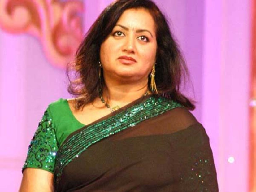  ആരെയും വേദനിപ്പിക്കാനില്ല ഈ തീരുമാനം. അംബരീഷ് പൂർത്തിയാകാതെ വിട്ടു പോയ ചില കാര്യങ്ങളുണ്ട്. അത് പൂർത്തിയാക്കണം. മാണ്ഡ്യയിലെ ജനങ്ങൾ അംബരീഷിന് നൽകിയ വിശ്വാസവും സ്നേഹവും എനിക്ക് സംരക്ഷിക്കണം. അതിനു വേണ്ടി ഈ തെരഞ്ഞെടുപ്പിൽ ഞാൻ സ്വതന്ത്രയായി മത്സരിക്കും. സുമലത പ്രസ്താവനയിൽ പറഞ്ഞു