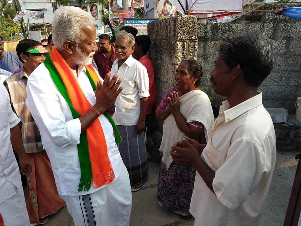 ശക്തമായ ത്രികോണ മത്സരം നടക്കുന്ന തിരുവനന്തപുരം മണ്ഡലത്തിൽ കുമ്മനത്തിന്റെ വ്യക്തിപ്രഭാവം വിജയംകൊണ്ടുവരുമെന്ന പ്രതീക്ഷയിലാണ് ബിജെപി ശക്തമായ ത്രികോണ മത്സരം നടക്കുന്ന തിരുവനന്തപുരം മണ്ഡലത്തിൽ കുമ്മനത്തിന്റെ വ്യക്തിപ്രഭാവം വിജയംകൊണ്ടുവരുമെന്ന പ്രതീക്ഷയിലാണ് ബിജെപി