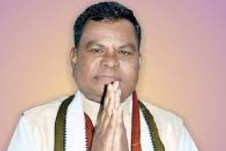 'കോണ്ഗ്രസിന് വോട്ടു ചെയ്തില്ലെങ്കില് ഷോക്കടിക്കും'; വിവാദ പ്രസ്താവനയുമായി എംഎല്എ 'കോണ്ഗ്രസിന് വോട്ടു ചെയ്തില്ലെങ്കില് ഷോക്കടിക്കും'; വിവാദ പ്രസ്താവനയുമായി എംഎല്എ
