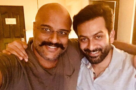 തീർന്നില്ല, ഇനിയുമുണ്ടാവും; ലൂസിഫർ രണ്ടാം ഭാഗമാണോയെന്ന് മുരളി ഗോപിയോട് ആരാധകർ തീർന്നില്ല, ഇനിയുമുണ്ടാവും; ലൂസിഫർ രണ്ടാം ഭാഗമാണോയെന്ന് മുരളി ഗോപിയോട് ആരാധകർ