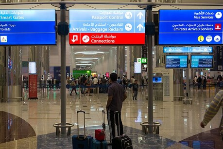 UAE| തൊഴിൽതേടി സന്ദർശക വിസയിൽ യുഎഇയിലേക്ക് വരേണ്ടതില്ല; ഇന്ത്യക്കാർക്കും പാകിസ്ഥാൻകാർക്കും മുന്നറിയിപ്പ് UAE| തൊഴിൽതേടി സന്ദർശക വിസയിൽ യുഎഇയിലേക്ക് വരേണ്ടതില്ല; ഇന്ത്യക്കാർക്കും പാകിസ്ഥാൻകാർക്കും മുന്നറിയിപ്പ്