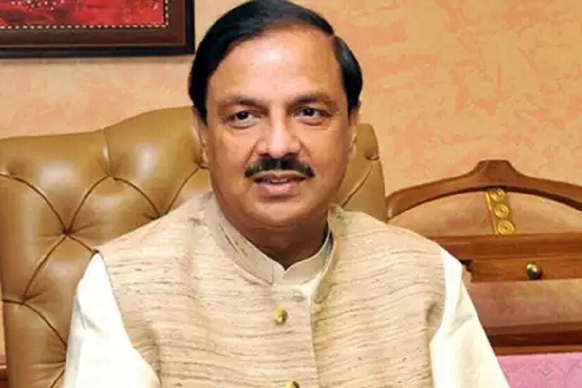  മഹേഷ് ശർമ: ഗൗതം ബുദ്ധ് നഗറിലാണ് കേന്ദ്ര സാംസ്കാരിക മന്ത്രിയായ മഹേഷ് ശർമ മത്സരിക്കുന്നത്. ബി എസ് പിയുടെ സത്വീർ നാഗറും കോൺഗ്രസിന്റെ അരവിന്ദ് സിംഗുമാണ് പ്രധാന എതിരാളികൾ.