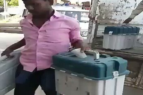 വോട്ടിംഗ് മെഷീനുകൾ സുരക്ഷിതമല്ലാതെ നീക്കി: ആരോപണങ്ങൾ അടിസ്ഥാന രഹിതമെന്ന് തെരഞ്ഞെടുപ്പ് കമ്മീഷൻ വോട്ടിംഗ് മെഷീനുകൾ സുരക്ഷിതമല്ലാതെ നീക്കി: ആരോപണങ്ങൾ അടിസ്ഥാന രഹിതമെന്ന് തെരഞ്ഞെടുപ്പ് കമ്മീഷൻ