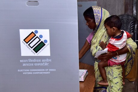 Exit Poll Results 2019: കേന്ദ്രഭരണം ആരുടെ കൈകളിലേക്ക്; ഇന്നു കാണാം News18-IPSOS സർവേ Exit Poll Results 2019: കേന്ദ്രഭരണം ആരുടെ കൈകളിലേക്ക്; ഇന്നു കാണാം News18-IPSOS സർവേ