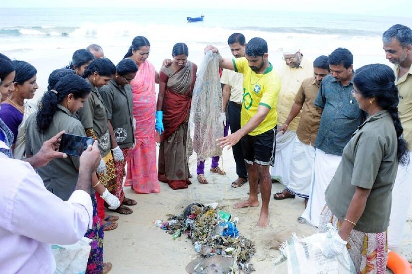  തുടർന്ന് കടൽതീരത്തെ വീടുകളിൽ ബോധവൽക്കരണ സന്ദേശം എത്തിച്ചു. ഹരിത കർമ്മ സേനയ്ക്ക് പ്ലാസ്റ്റിക്ക് ശേഖരിച്ച് നൽകേണ്ടതിൻറെ പ്രാധാന്യത്തെക്കുറിച്ച് വീടുകളിൽ ജനപ്രതിനിധികളും, ഉദ്യോഗസ്ഥൻമാരും നേരിട്ട് പോയി കാര്യങ്ങൾ ബോധ്യപ്പെടുത്തി.