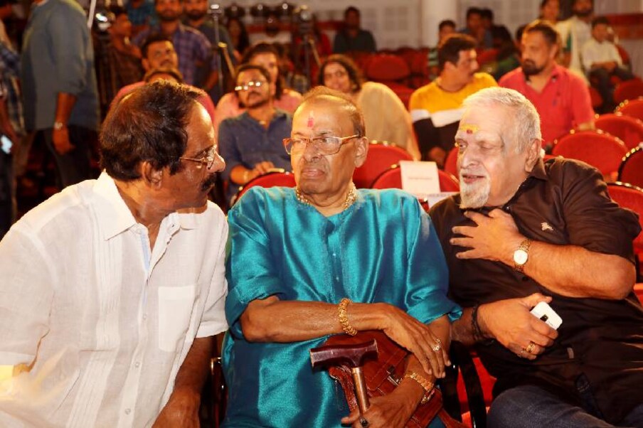  ഈസ്റ്റ്‌ കോസ്റ്റ് വിജയൻ, ജയവിജയൻ, പി. ജയചന്ദ്രൻ എന്നിവർ
