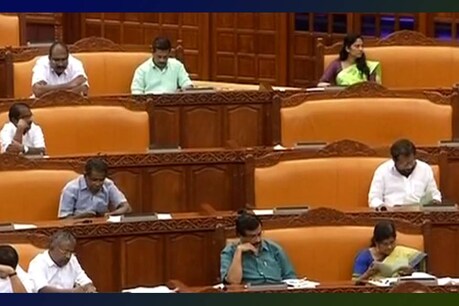 എംഎല്എമാര്ക്ക് 'സെന്ഷ്വര്' ചട്ടലംഘനത്തിനുള്ള ശിക്ഷകള് എന്തൊക്കെ? എംഎല്എമാര്ക്ക് 'സെന്ഷ്വര്' ചട്ടലംഘനത്തിനുള്ള ശിക്ഷകള് എന്തൊക്കെ?