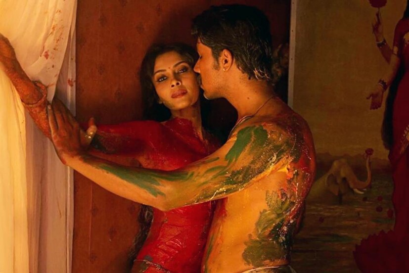  രാജാ രവി വർമയുടെ കഥ പറഞ്ഞ 2008 ചിത്രം 'രംഗ് റസിയ'യിൽ തുറന്ന മാറിടം കാട്ടിയാണ് 48 കാരിയായ നന്ദന സെൻ ഞെട്ടിച്ചത്