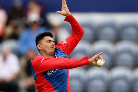 ICC World Cup 2019: ഇന്ത്യയെ ഞെട്ടിച്ച് അഫ്ഗാന്; രോഹിത് ശര്മയെ ക്ലീന് ബൗള്ഡാക്കി തുടക്കം ICC World Cup 2019: ഇന്ത്യയെ ഞെട്ടിച്ച് അഫ്ഗാന്; രോഹിത് ശര്മയെ ക്ലീന് ബൗള്ഡാക്കി തുടക്കം