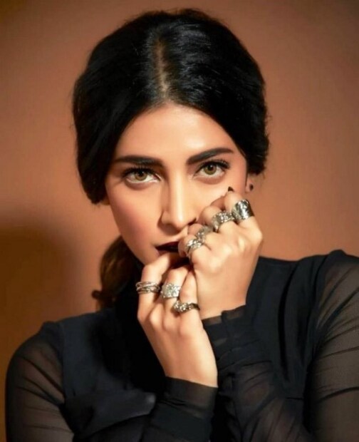  തന്റെ ഈ സ്ഥിതി വിവരിച്ചുകൊണ്ട് ഒരു വിദഗ്ധനെ കണ്ടെങ്കിലും അവസ്ഥയിൽ മാറ്റമില്ലെന്ന് ശ്രുതി. ഉറക്കം നഷ്‌ടപ്പെടുന്ന അവസ്ഥയിലേക്ക് പോലും എത്തിപ്പെട്ടു എന്ന് ശ്രുതി പറയുന്നു