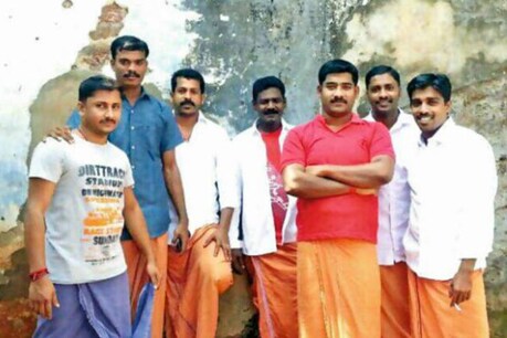 ജയിലിൽനിന്ന് സ്വർണക്കടത്ത് ക്വട്ടേഷൻ നിയന്ത്രിക്കുന്നു; കൊടി സുനിയെ 'നിലയ്ക്കുനിർത്തും' ജയിലിൽനിന്ന് സ്വർണക്കടത്ത് ക്വട്ടേഷൻ നിയന്ത്രിക്കുന്നു; കൊടി സുനിയെ 'നിലയ്ക്കുനിർത്തും'