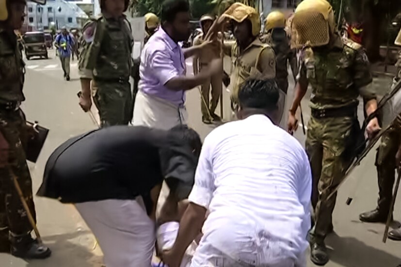  പിരിഞ്ഞു പോകാൻ തയ്യാറാകാതെ ഇവർ പൊലീസ് വാഹനത്തിന് മുകളിൽ കയറി കല്ലേറ് നടത്തിയതോടെ സ്ഥിതി വഷളായി