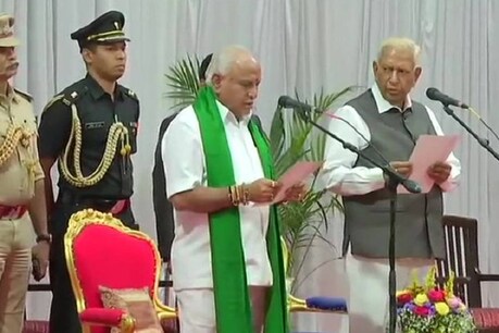 സത്യപ്രതിജ്ഞ ചെയ്തത് യെദിയുരപ്പ മാത്രം; വിശ്വാസവോട്ടെടുപ്പ് തിങ്കളാഴ്ച സത്യപ്രതിജ്ഞ ചെയ്തത് യെദിയുരപ്പ മാത്രം; വിശ്വാസവോട്ടെടുപ്പ് തിങ്കളാഴ്ച