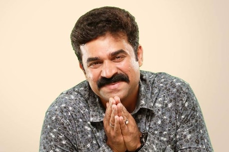 ദ്രാവിഡില്ല, വലിയില്ല, കുടിയില്ല... മദ്യപാന-പുകവലി രംഗങ്ങൾ ഒന്നുമില്ലാതെ ജനമൈത്രി തിയേറ്ററുകളിലേക്ക് ദ്രാവിഡില്ല, വലിയില്ല, കുടിയില്ല... മദ്യപാന-പുകവലി രംഗങ്ങൾ ഒന്നുമില്ലാതെ ജനമൈത്രി തിയേറ്ററുകളിലേക്ക്