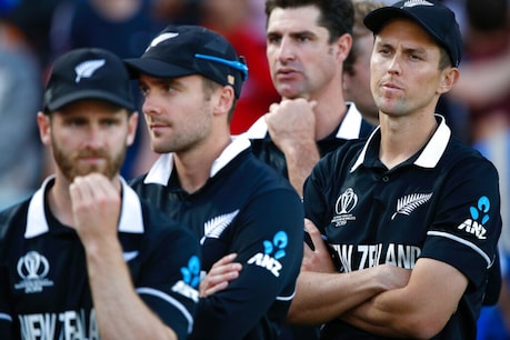 ICC World cup 2019: ആ ബൗണ്ടറി നിയമം എവിടെനിന്ന് വന്നു? സോഷ്യൽ മീഡിയയിൽ വിമർശനം ICC World cup 2019: ആ ബൗണ്ടറി നിയമം എവിടെനിന്ന് വന്നു? സോഷ്യൽ മീഡിയയിൽ വിമർശനം