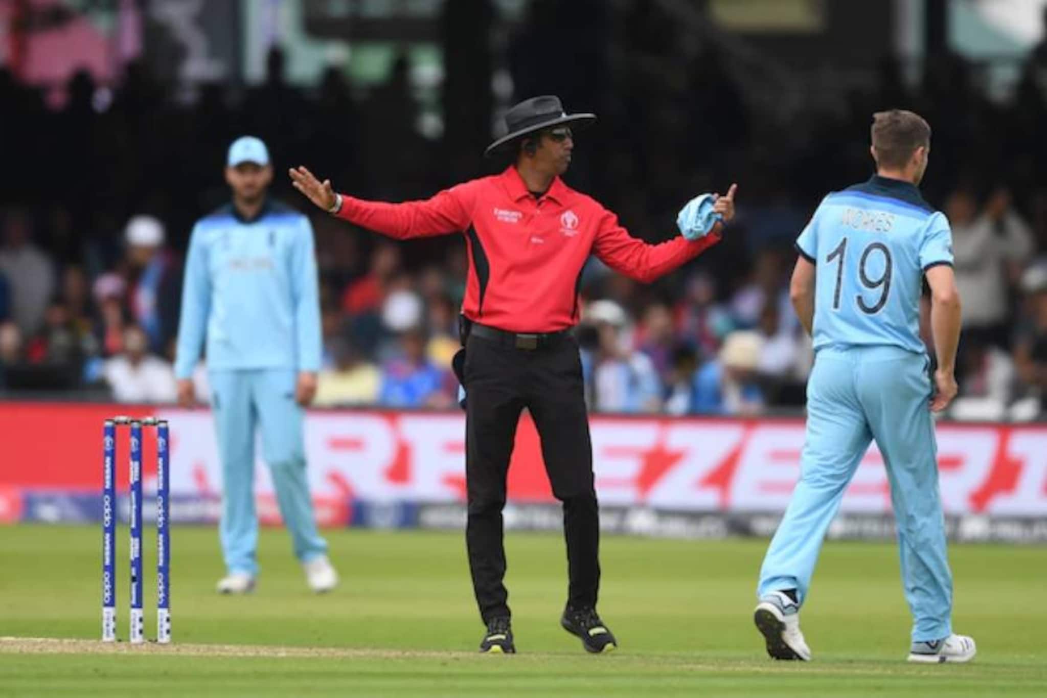 'കിവികളെ തോല്‍പ്പിച്ചത് അംപയര്‍മാരുടെ പിഴവോ? ആ ഓവര്‍ ത്രോയില്‍ അനുവദിക്കേണ്ടിയിരുന്നത് 5 റണ്‍സ്'; വിവാദം കത്തുന്നു