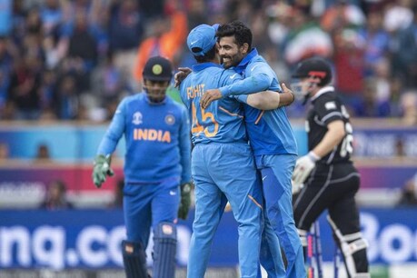ICC World cup 2019: 'കിവികളെ എറിഞ്ഞൊതുക്കി' ഇന്ത്യയ്ക്കും ഫൈനലിനുമിടയില് 240 റണ്സ് ദൂരം ICC World cup 2019: 'കിവികളെ എറിഞ്ഞൊതുക്കി' ഇന്ത്യയ്ക്കും ഫൈനലിനുമിടയില് 240 റണ്സ് ദൂരം