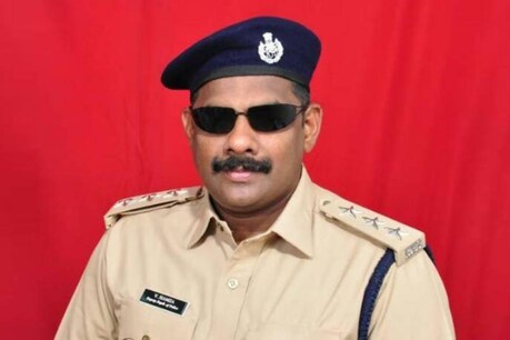 വിജിലന്സ് റെയ്ഡ്: തൃശൂര് ക്രൈംബ്രാഞ്ച് ഡിവൈഎസ്പിയുടെ വീട്ടില് നിന്നും ലക്ഷങ്ങള് പിടിച്ചെടുത്തു വിജിലന്സ് റെയ്ഡ്: തൃശൂര് ക്രൈംബ്രാഞ്ച് ഡിവൈഎസ്പിയുടെ വീട്ടില് നിന്നും ലക്ഷങ്ങള് പിടിച്ചെടുത്തു